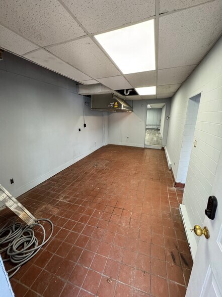 687 Belmont St, Belmont, MA à louer - Photo intérieure – Image 3 sur 10