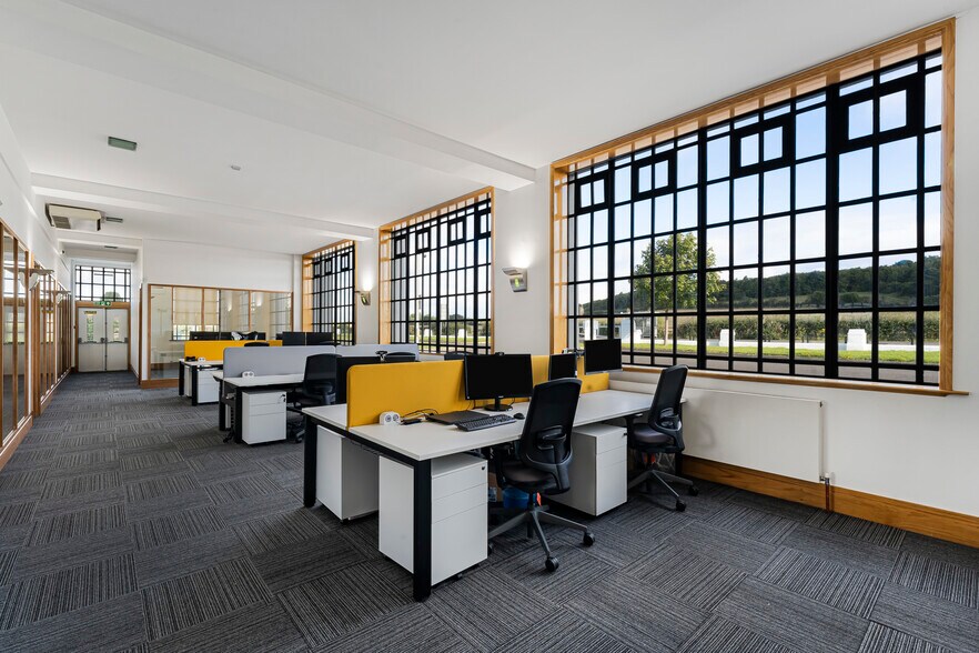 Greenock Rd, Inchinnan à louer - Photo de l’immeuble – Image 3 sur 10