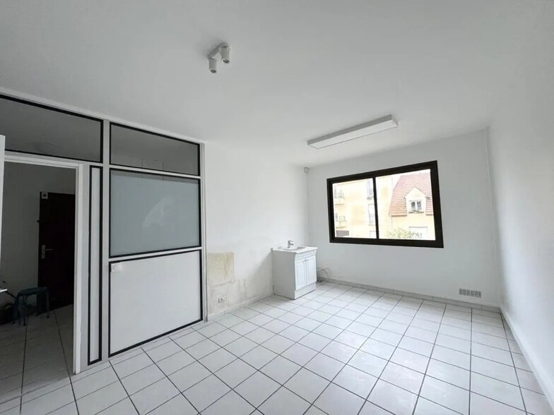 Bureau dans Conflans-Sainte-Honorine à louer - Photo de l’immeuble – Image 2 sur 8