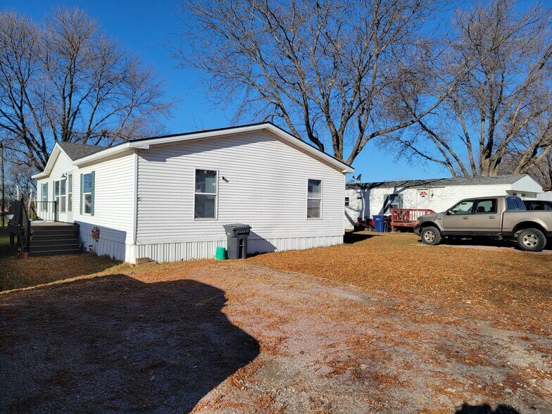 64-Unit MHC's - Sioux Falls, SD Metro portefeuille de 2 biens à vendre sur LoopNet.fr - Photo de l’immeuble – Image 3 sur 10