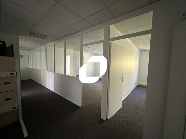 Bureau dans Noisy-le-Grand à vendre - Photo intérieure – Image 2 sur 6