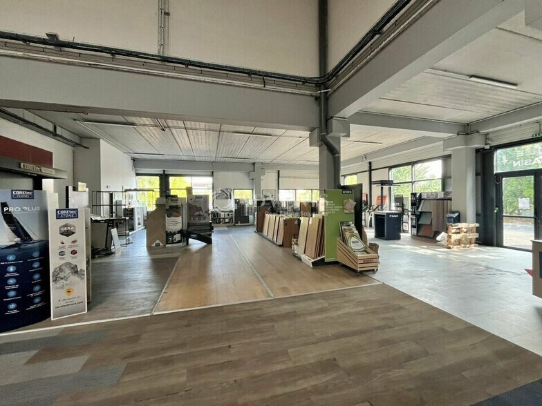 Local d’activités dans Villeneuve-la-Garenne à louer - Photo intérieure – Image 3 sur 10