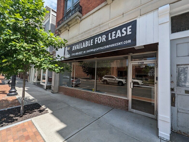 139 Remsen St, Cohoes, NY à louer - Photo de l’immeuble – Image 2 sur 6