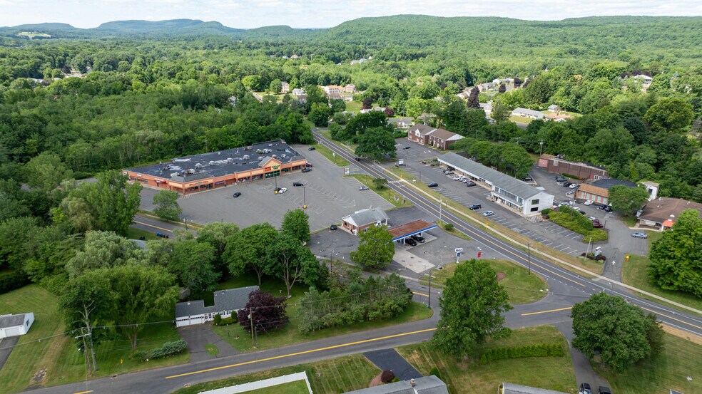 41-67 Chamberlain Hwy, Berlin, CT à louer - Photo de l’immeuble – Image 3 sur 26