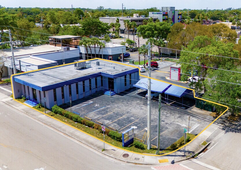 16350 NE 12th Ave, North Miami Beach, FL à louer - Photo de l’immeuble – Image 3 sur 20