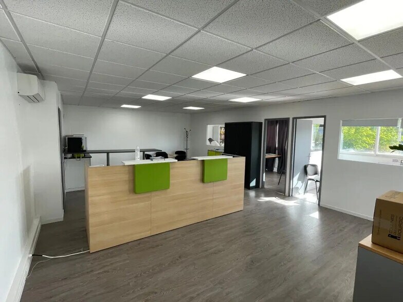 Bureau dans Rousset à louer - Photo de l’immeuble – Image 1 sur 5