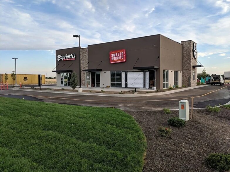 334 Cheney Dr, Twin Falls, ID à louer - Photo de l’immeuble – Image 2 sur 8