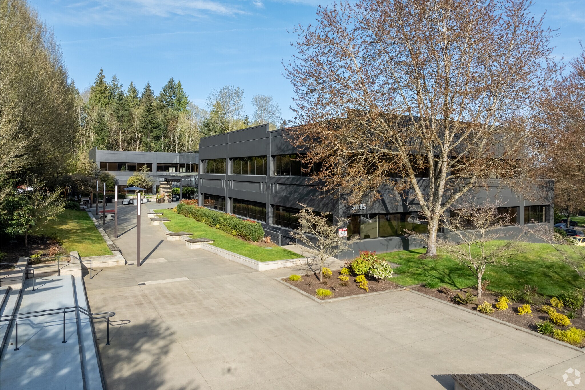 3015 112th Ave NE, Bellevue, WA à louer Photo principale– Image 1 sur 6