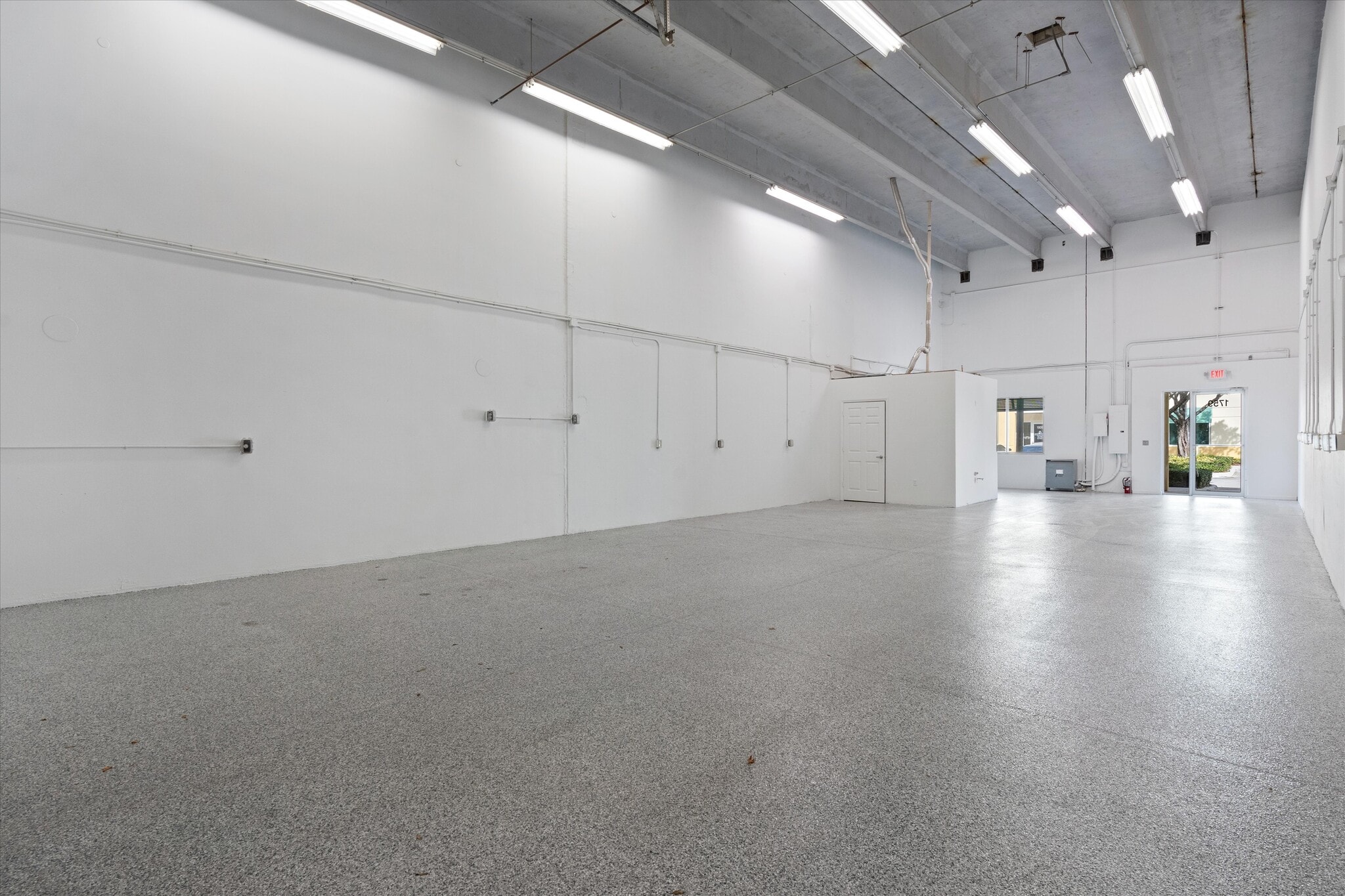 1747-1781 Banks Rd, Margate, FL à louer Photo intérieure– Image 1 sur 8