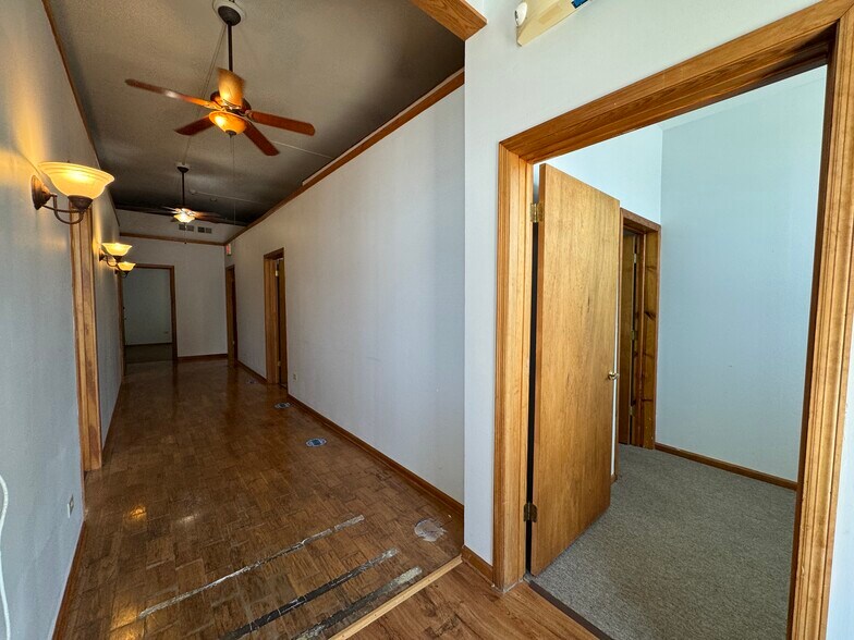 28W583 Stafford Pl, Warrenville, IL à louer - Photo de l’immeuble – Image 3 sur 8