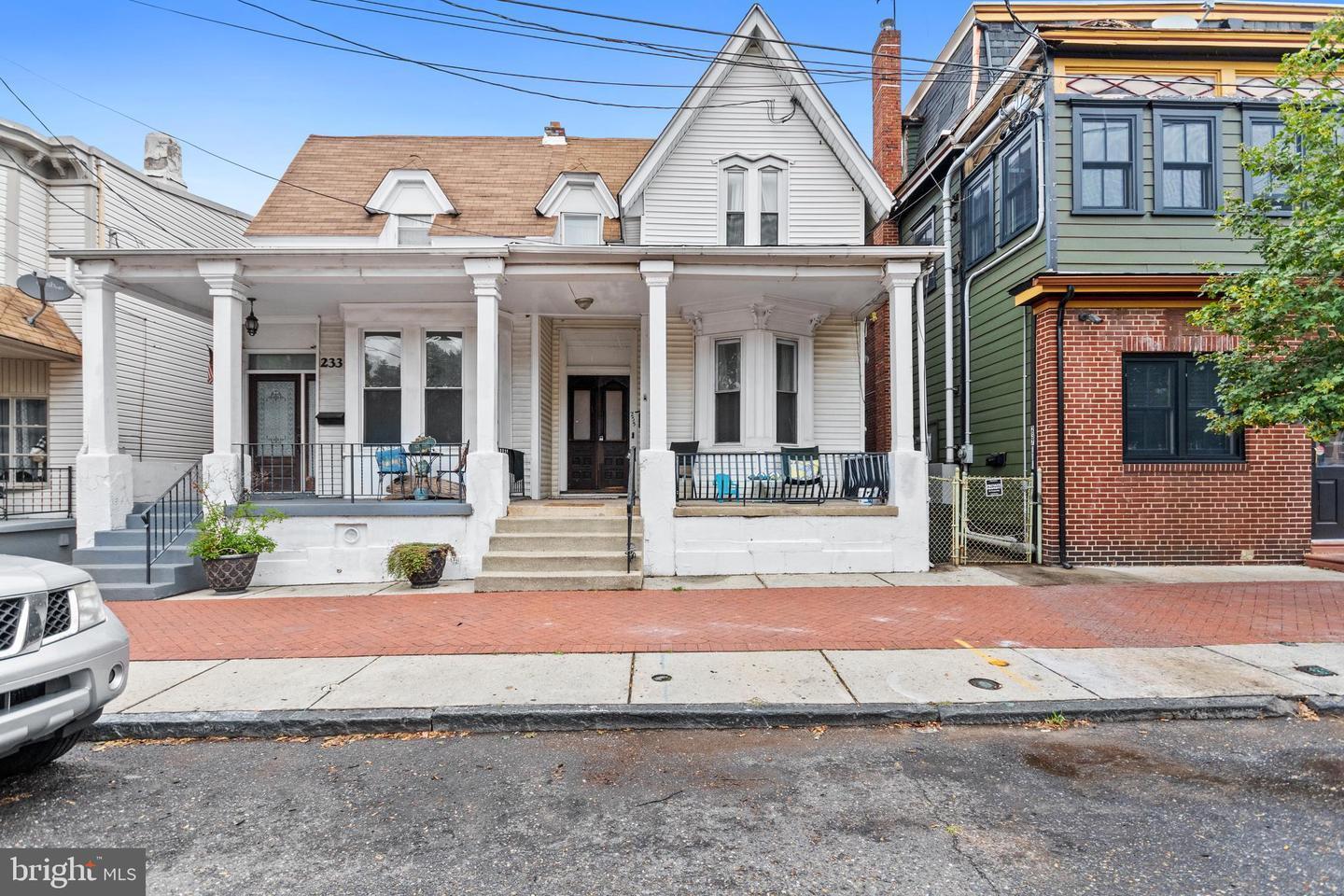 235 Monmouth St, Gloucester City, NJ à vendre Photo de l’immeuble– Image 1 sur 9