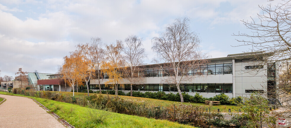 Bureau dans Rueil-Malmaison à louer - Photo de l’immeuble – Image 2 sur 3