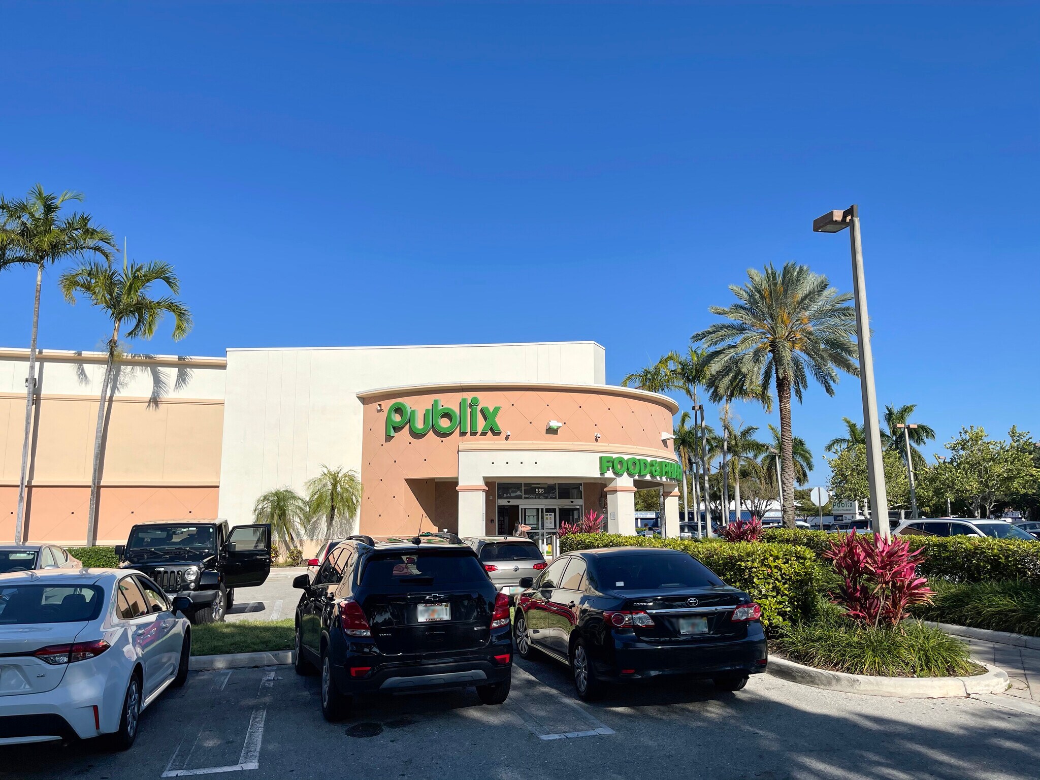 555 NE 5th Ave, Delray Beach, FL à louer Photo de l’immeuble– Image 1 sur 5