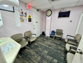 1900 E Northern Pky, Baltimore, MD à louer Photo intérieure– Image 2 sur 10