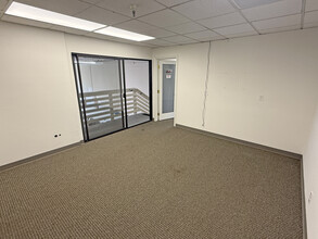 3100 Dutton Ave, Santa Rosa, CA à louer Photo intérieure– Image 2 sur 6