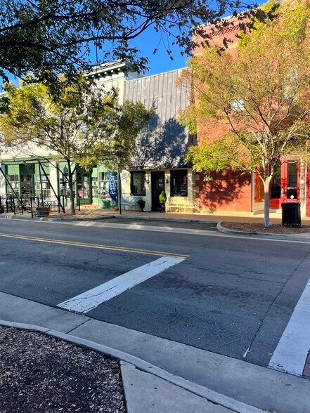 9410 Main St, Manassas, VA à vendre - Photo de l’immeuble – Image 1 sur 1