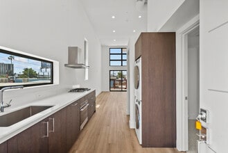 5617 Klump Ave, North Hollywood, CA à louer Photo intérieure– Image 1 sur 9