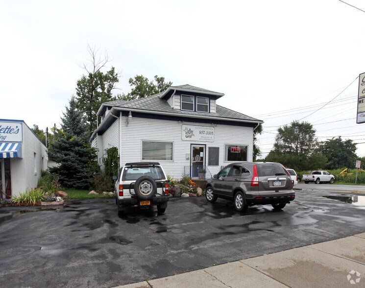 2671 & 2675 Niagara Falls Blvd portefeuille de 2 biens à vendre sur LoopNet.fr - Photo principale – Image 2 sur 2