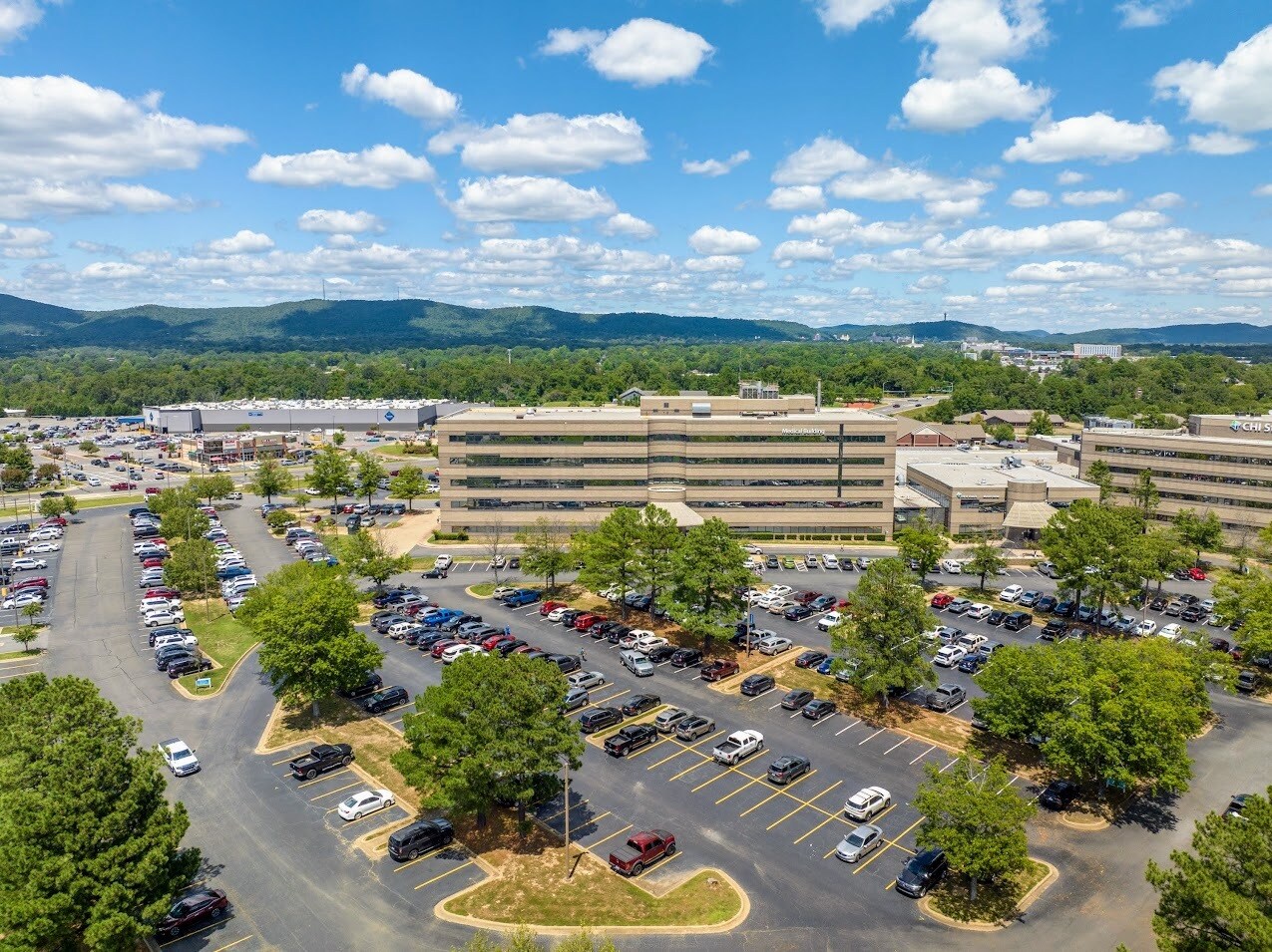 1 Mercy Ln, Hot Springs, AR à vendre Photo de l’immeuble– Image 1 sur 15