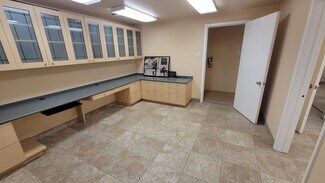 Plus de détails pour 1515 Lakeville Dr, Kingwood, TX - Industriel/Logistique à louer