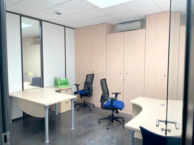 Plus de détails pour Bureau, Local d'activités à louer