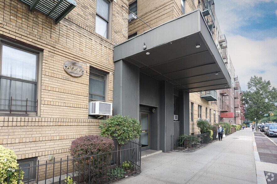 8020 4th Ave, Brooklyn, NY à louer - Photo de l’immeuble – Image 2 sur 7