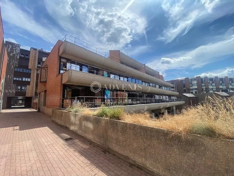 Bureau dans Cergy à vendre - Photo de l’immeuble – Image 2 sur 10