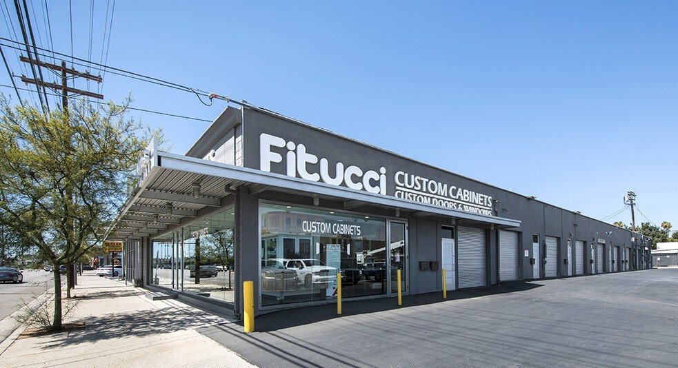 14723-14825 Oxnard St, Van Nuys, CA à louer - Photo principale – Image 2 sur 11