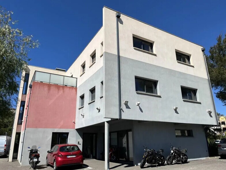 Bureau dans La Seyne-sur-Mer à vendre - Photo de l’immeuble – Image 3 sur 10