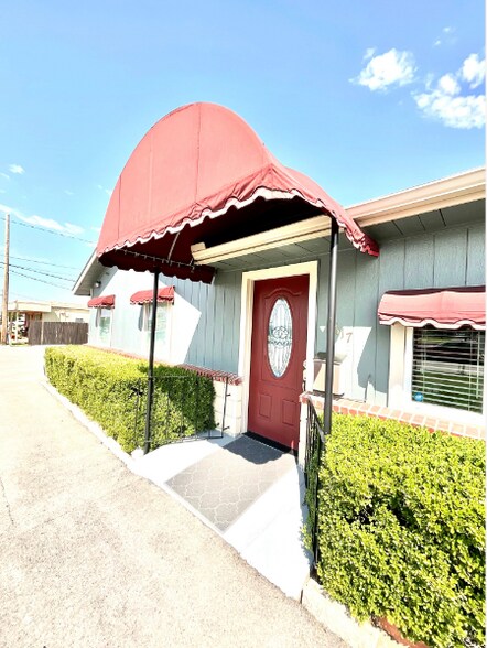 5617 Watauga Rd, Watauga, TX à vendre - Photo de l’immeuble – Image 2 sur 25