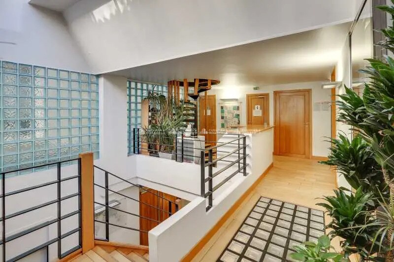 Bureau dans Levallois-Perret à vendre - Photo de l’immeuble – Image 1 sur 9