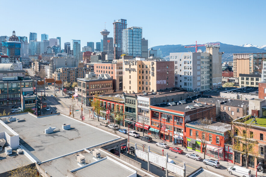 23 E Pender St, Vancouver, BC à vendre - Photo de l’immeuble – Image 2 sur 10