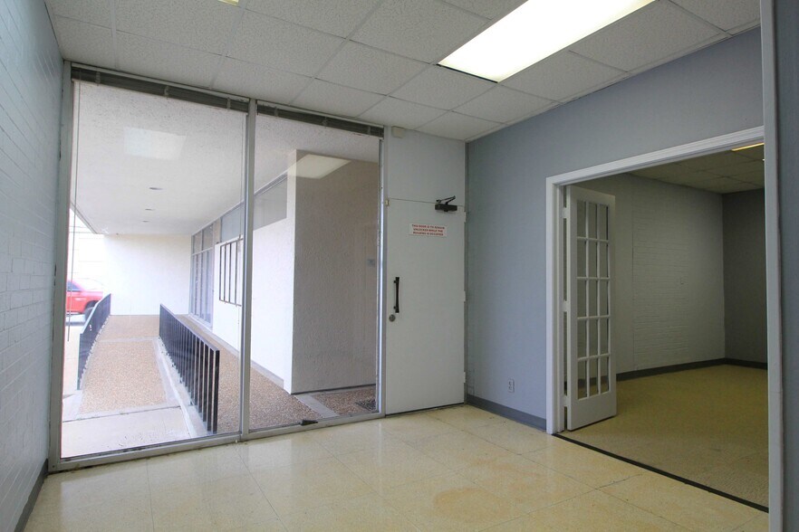 7227 South Loop E, Houston, TX à vendre - Photo intérieure – Image 2 sur 18