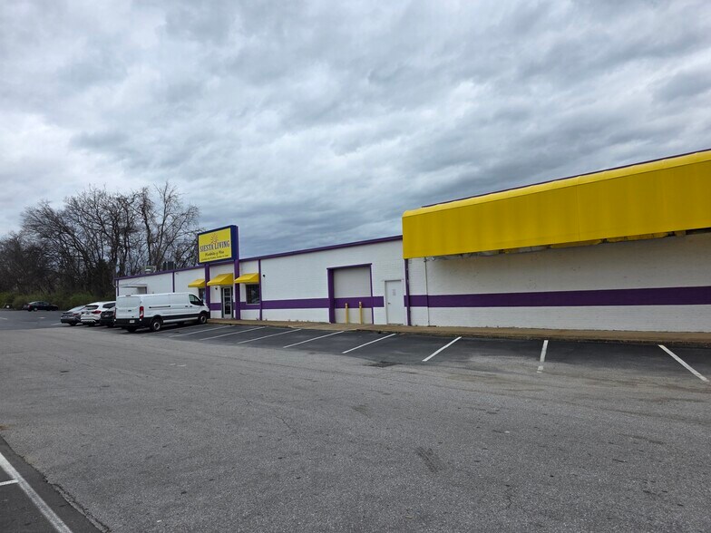 1028 Gallatin Pike S, Madison, TN à louer - Photo de l’immeuble – Image 3 sur 29
