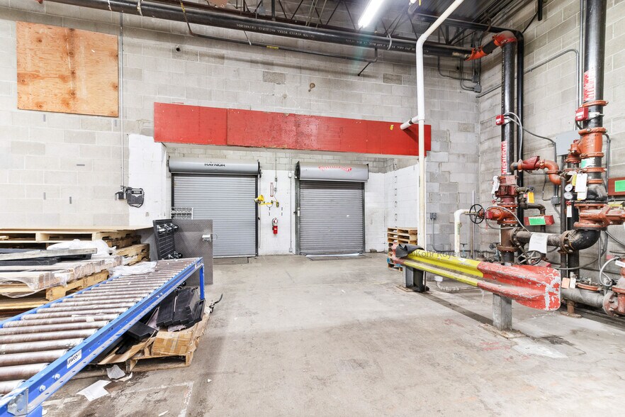 1451 W 5th Ave, Columbus, OH à louer - Photo de l’immeuble – Image 3 sur 5