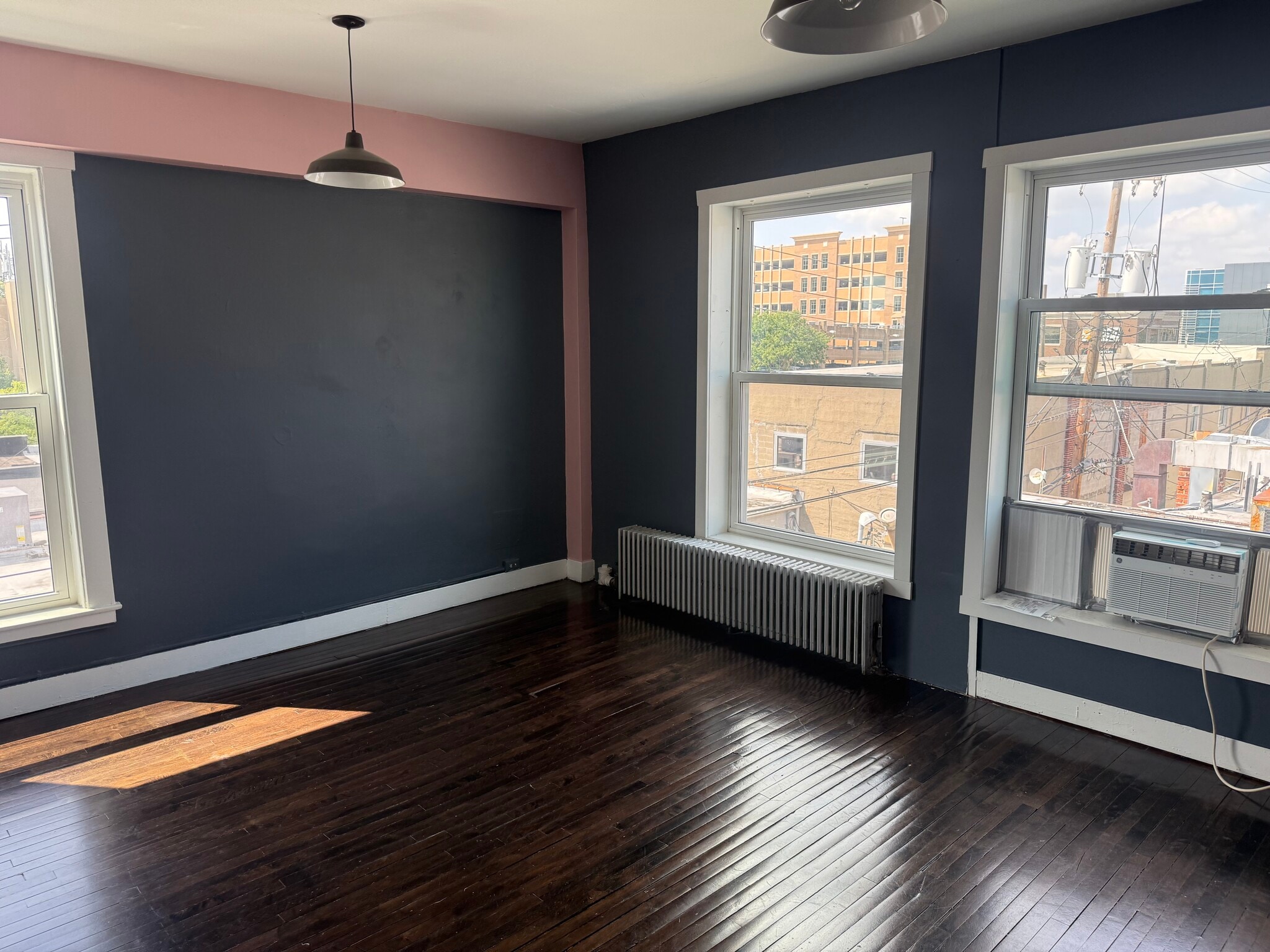 104 W 4th St, Royal Oak, MI à louer Photo intérieure– Image 1 sur 5