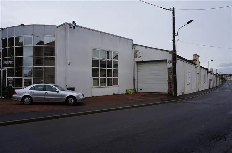 Industriel/Logistique dans Boutiers-Saint-Trojan à vendre - Photo de l’immeuble – Image 1 sur 3