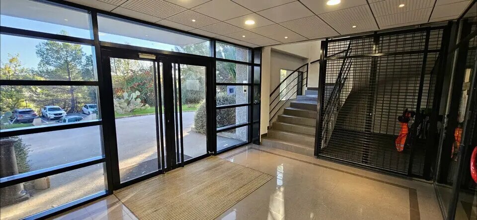 Bureau dans SOPHIA ANTIPOLIS à louer - Photo de l’immeuble – Image 3 sur 5