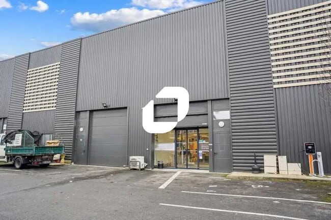 Plus de détails pour Bureau, Local d'activités à louer