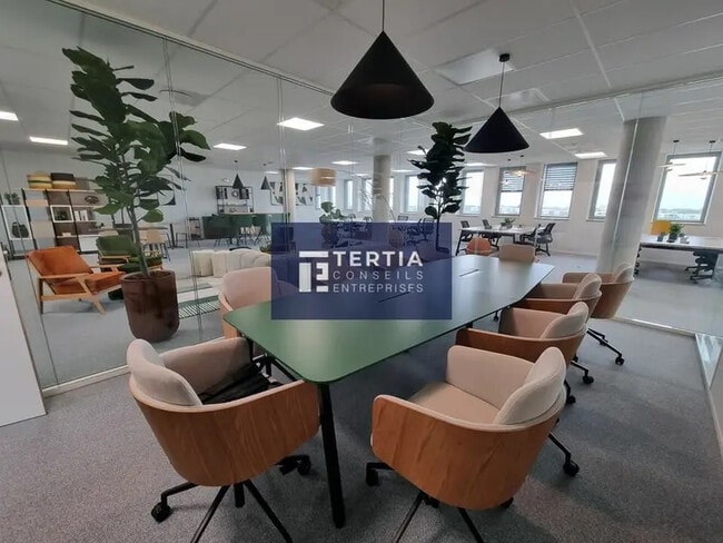 Plus de détails pour Bureau, Local commercial à louer