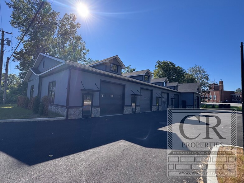 33 Middlebush Rd, Wappingers Falls, NY à vendre - Photo de l’immeuble – Image 2 sur 7