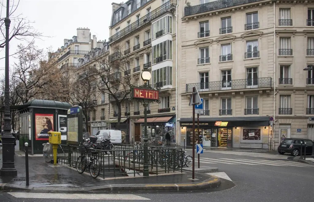 Local commercial dans Paris à louer Photo de l’immeuble– Image 1 sur 5