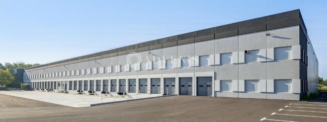 Plus de détails pour 27 Rue Des Cerisiers, Lisses - Industriel/Logistique à louer