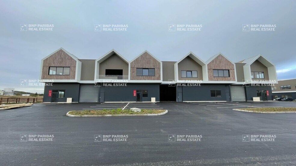 Industriel/Logistique dans Flins-sur-Seine à vendre - Photo de l’immeuble – Image 1 sur 8