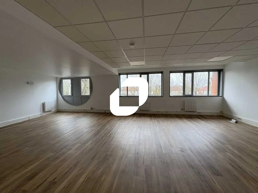 Bureau dans Voisins-le-Bretonneux à vendre Photo intérieure– Image 1 sur 9