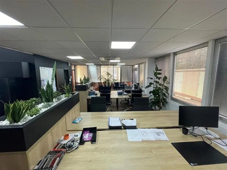 Bureau dans Neuilly-sur-Marne à louer - Photo de l’immeuble – Image 3 sur 8