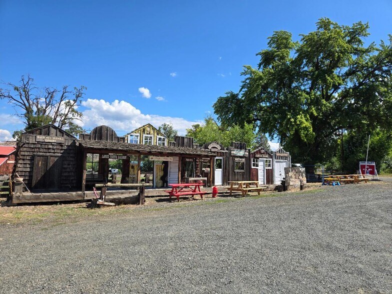 207 W Franklin, Dayville, OR à vendre - Photo de l’immeuble – Image 3 sur 26