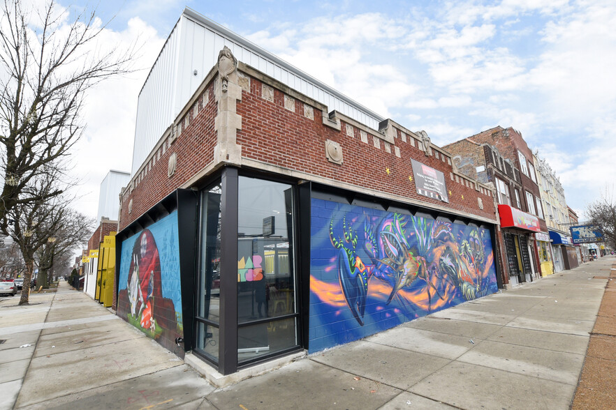 3801 W Fullerton Ave, Chicago, IL à louer - Photo de l’immeuble – Image 2 sur 7