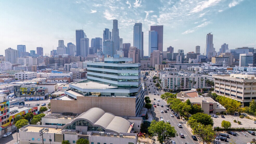 420 E 3rd St, Los Angeles, CA à louer - Photo intérieure – Image 2 sur 7