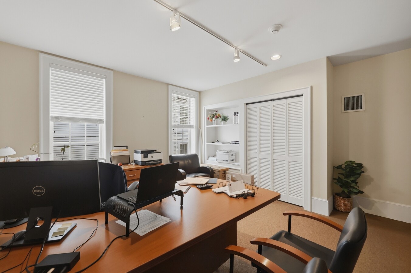 39 State St, Newburyport, MA 01950 - Lot 6 - - Photo intérieure - Image 1 of 14